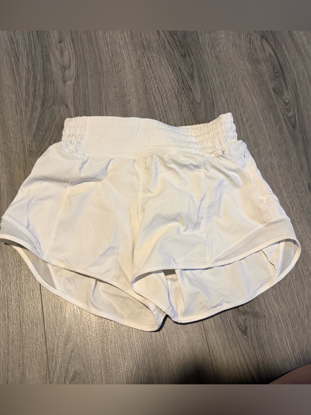 lululemon athletica White Hotty Hot High-Rise Lined Short 2.5”